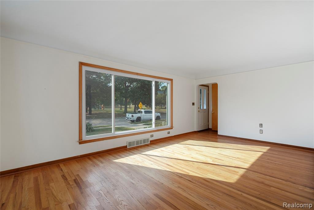 920 N Denwood Street, Dearborn, MI 48128 — Photo 6