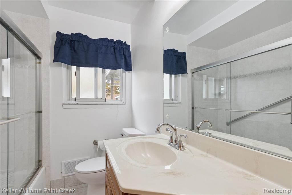 8457 Potomac Street, Center Line, MI 48015 — Photo 24