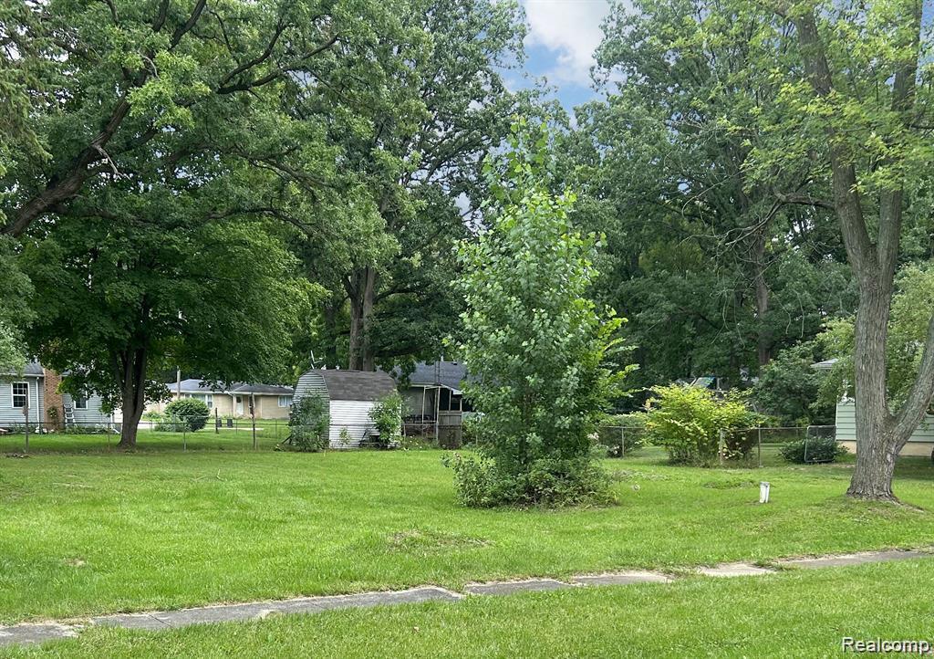 1465 MCEWEN Street, Burton, MI 48509