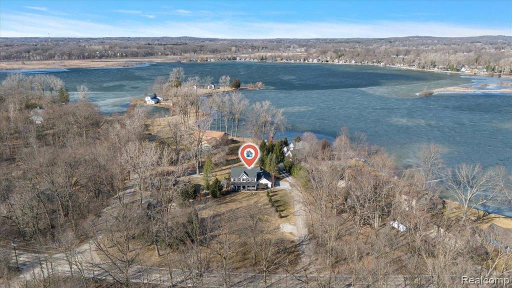 4351 CORDLEY LAKE Road, Pinckney, MI 48169 — Photo 2