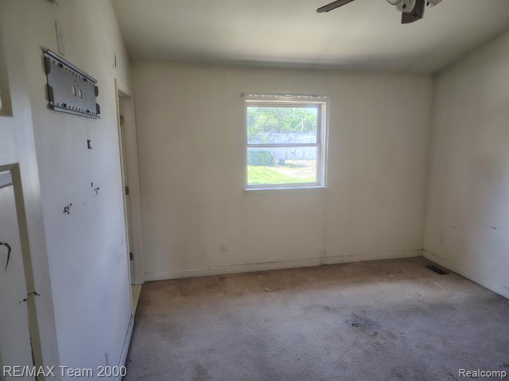 19452 Troy Place, Highland Park, MI 48203 — Photo 17