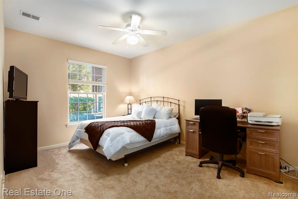 1948 FLAGSTONE Circle, Rochester, MI 48307 — Photo 18