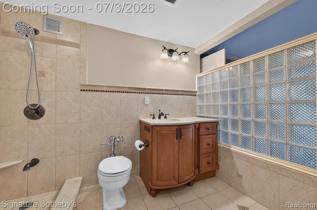 1300 E Lafayette Street, 912, Detroit, MI 48207 — Photo 28