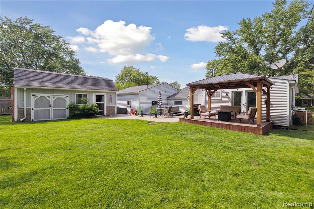 6279 Woodsdale Drive, Grand Blanc, MI 48439 — Photo 38