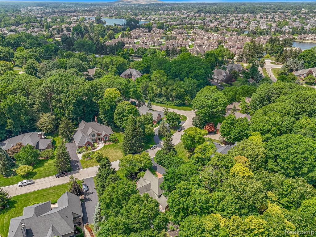 18278 Woodbury Court, Northville, MI 48168 — Photo 54