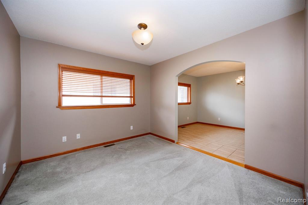 2540 SOUTHLAWN Street, Ypsilanti, MI 48197 — Photo 38