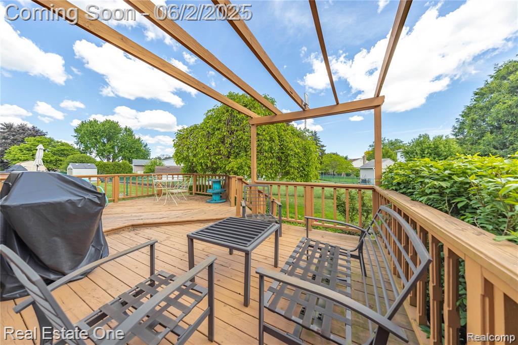 40252 Kraft Drive, Sterling Heights, MI 48310 — Photo 38