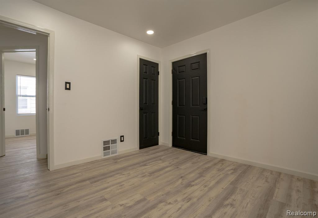 8068 Patton Street, Detroit, MI 48228 — Photo 21