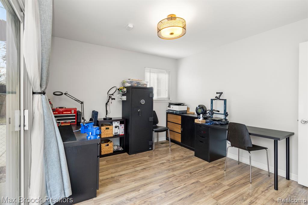 501 S Edgeworth Avenue, Royal Oak, MI 48067 — Photo 29
