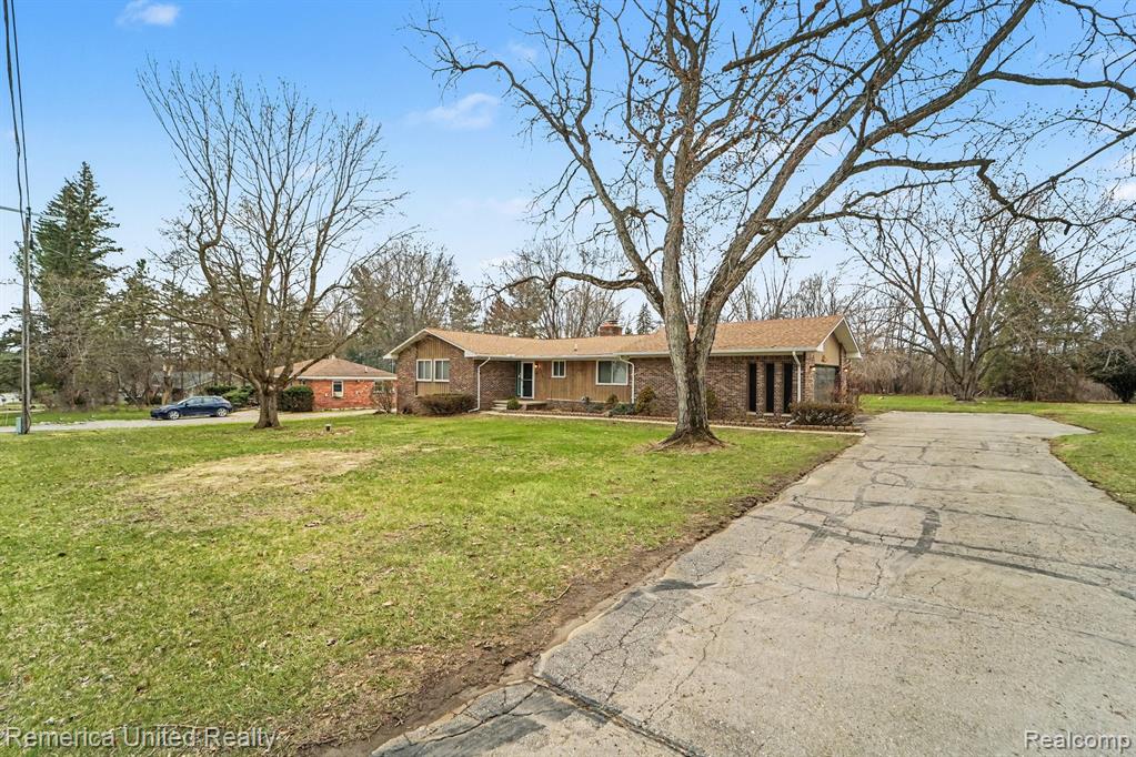 11796 Post Lane, South Lyon, MI 48178 — Photo 4