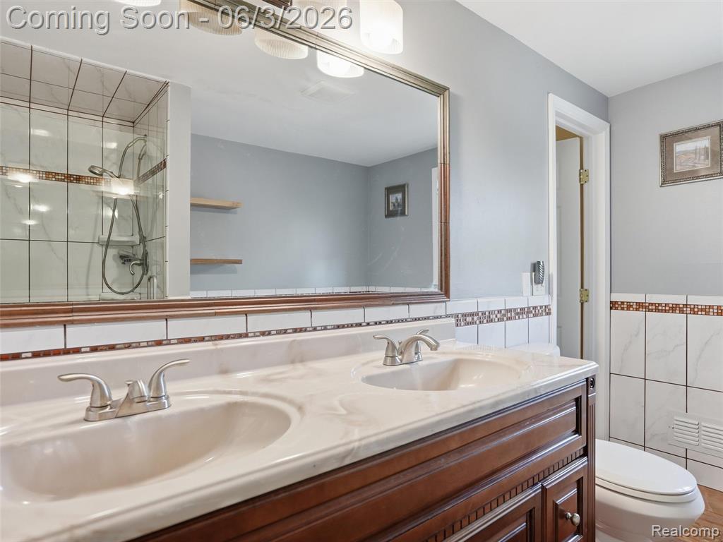 15693 Jennifer Drive, Macomb, MI 48044 — Photo 18