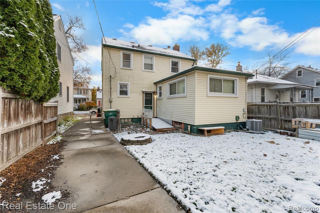 716 Kings Highway, Wyandotte, MI 48192 — Photo 25