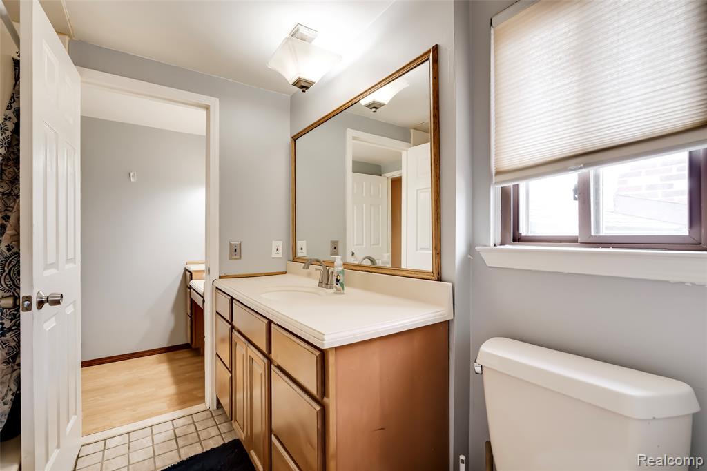24705 Colonial Drive, Woodhaven, MI 48183 — Photo 48