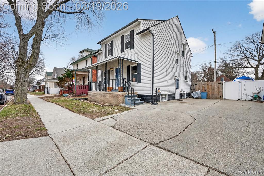 33 Ferrin Place, Mount Clemens, MI 48043 — Photo 2