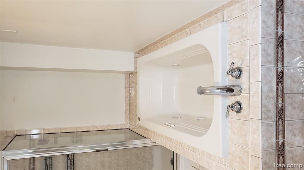 4116 Syracuse Street, Dearborn Heights, MI 48125 — Photo 14
