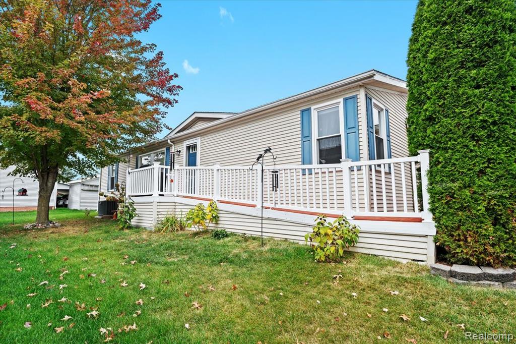 11092 Indianwood Court, South Lyon, MI 48178 — Photo 2