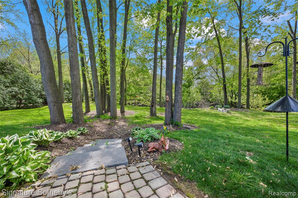 38383 Saddle Lane, Clinton Twp, MI 48036 — Photo 9