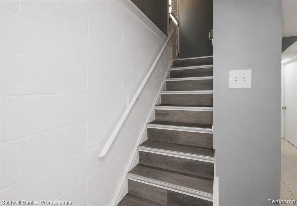 1168 N Vernier Road N, Grosse Pointe, MI 48236 — Photo 27