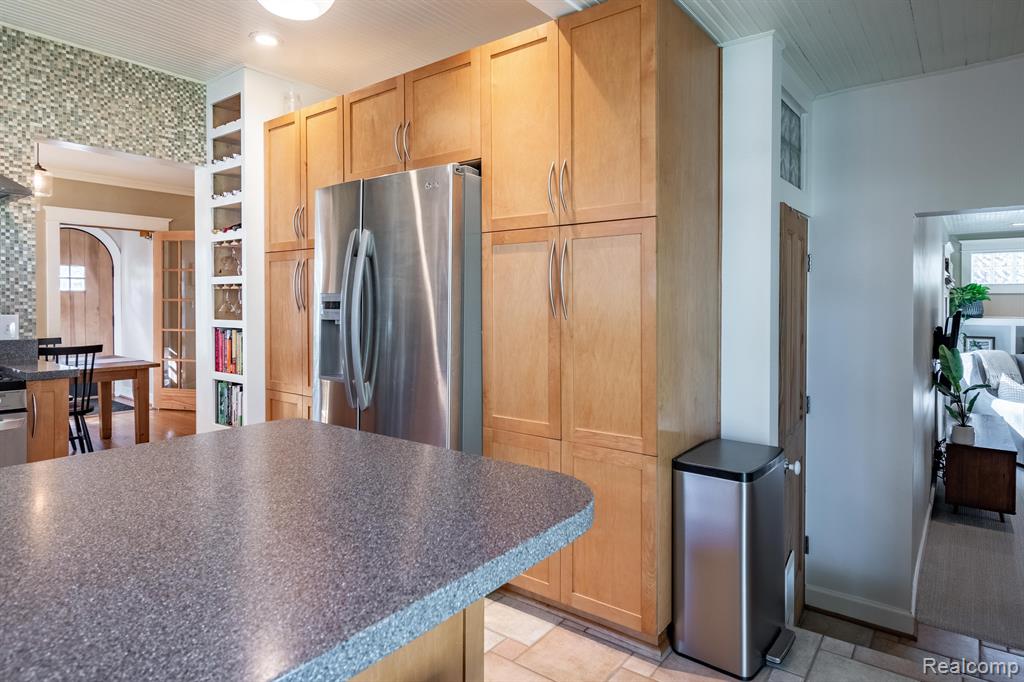 1335 KENSINGTON Drive, Ann Arbor, MI 48104 — Photo 12