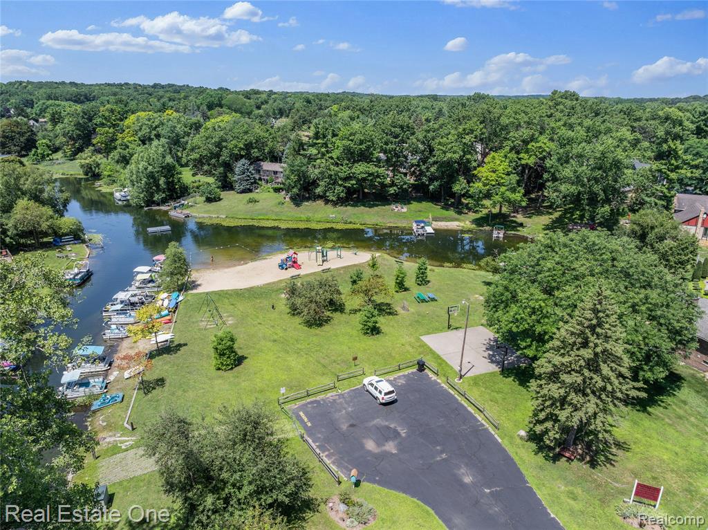 5223 Red Fox Drive, Brighton, MI 48114 — Photo 29