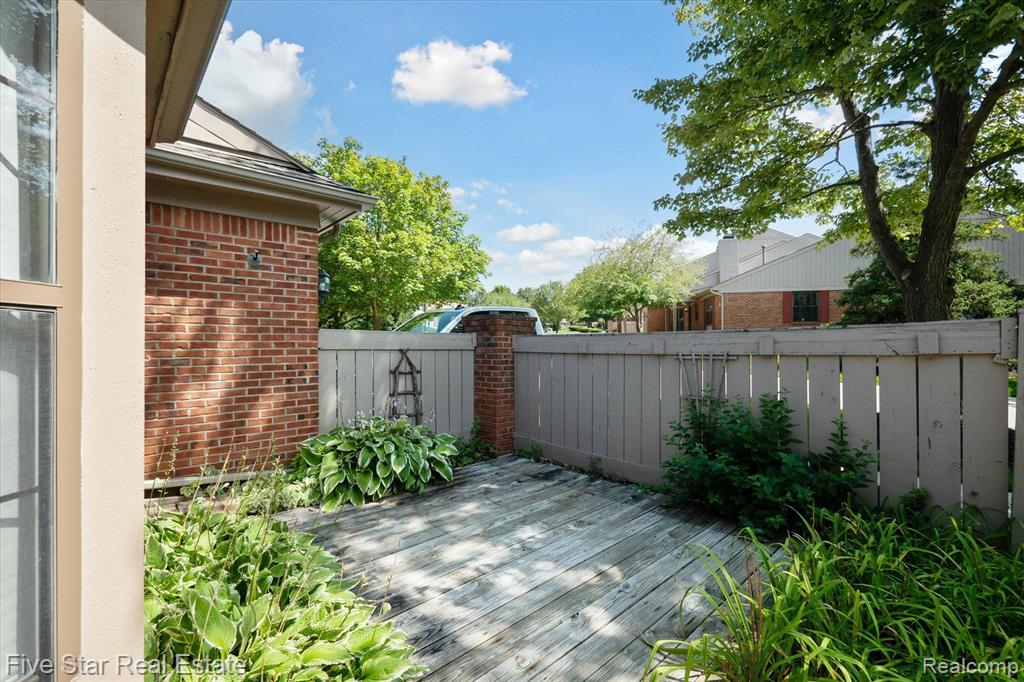 7295 SOMERBY, West Bloomfield, MI — Photo 3