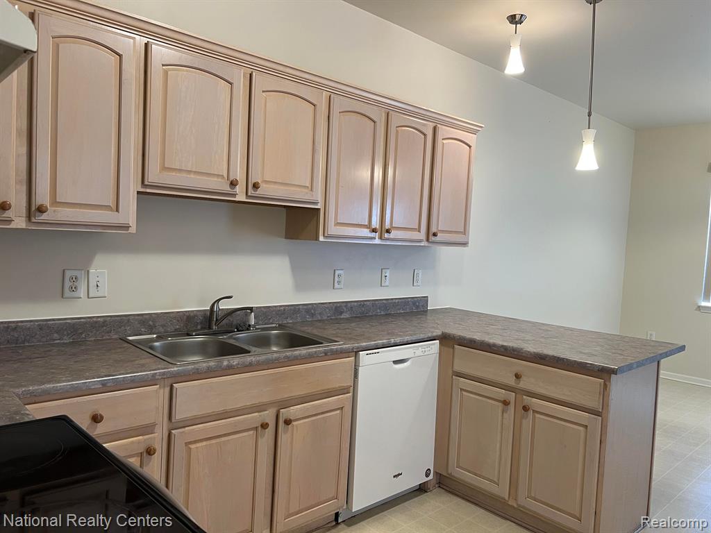 41867 MITCHELL Road, Novi, MI — Photo 11