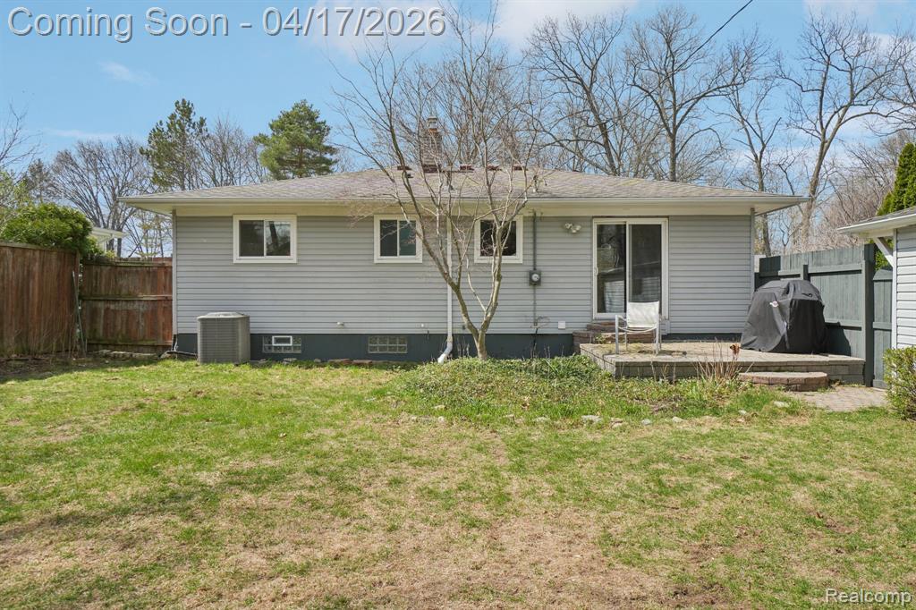 2385 Keith Road, West Bloomfield, MI 48324 — Photo 22