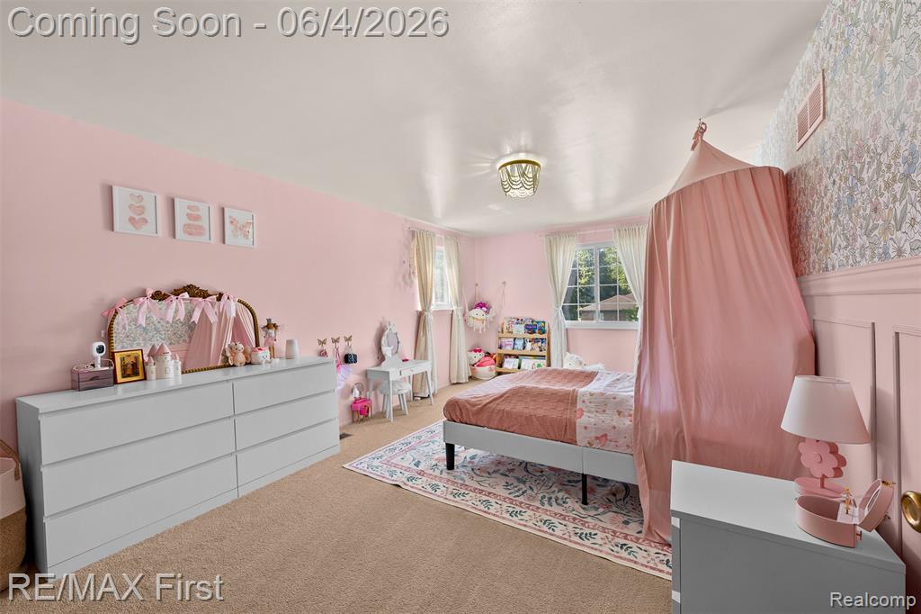 26376 Lawrence Drive, Dearborn Heights, MI 48127 — Photo 17
