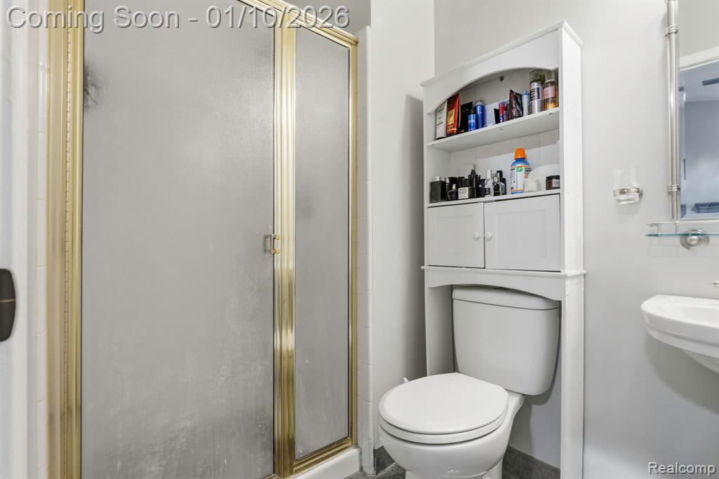 484 Waterbury Court, Belleville, MI 48111 — Photo 21