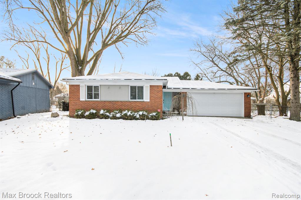 720 Hamlet Court, Auburn Hills, MI 48326 — front exterior