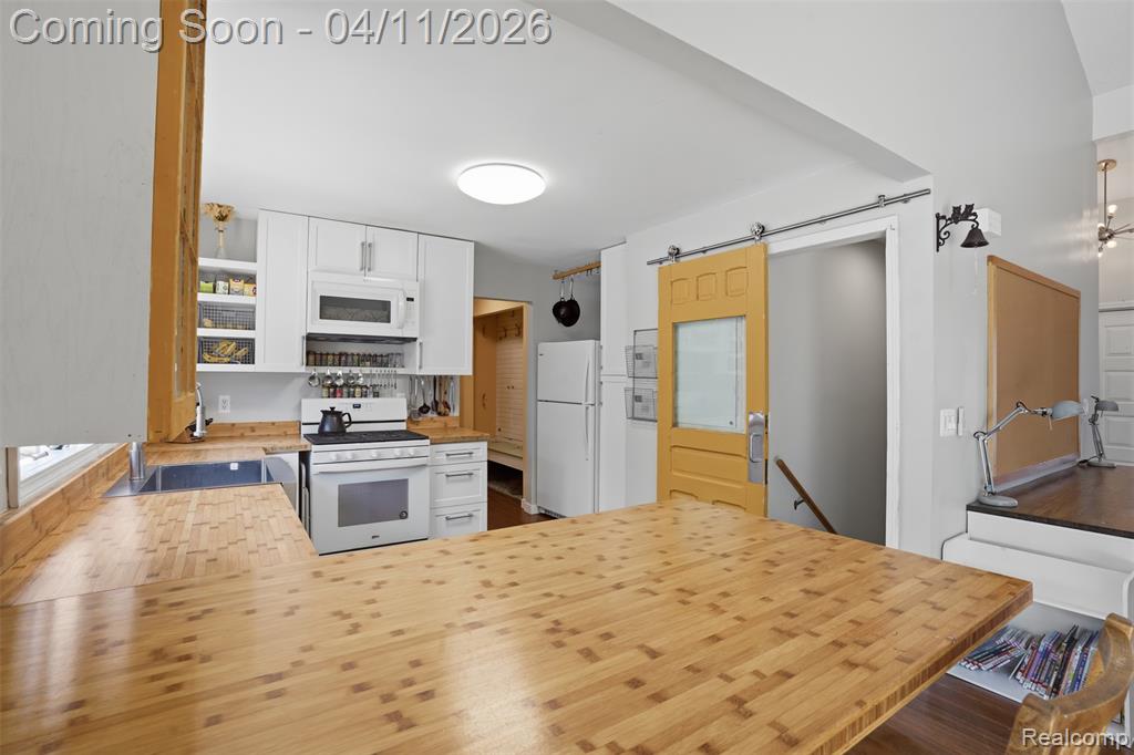 40055 Koppernick Road, Canton, MI 48187 — Photo 12