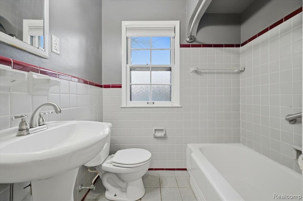 431 Colonial Court, Grosse Pointe Farms, MI 48236 — Photo 24