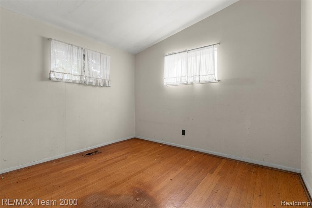 15211 Joan Street, Oak Park, MI 48237 — Photo 21