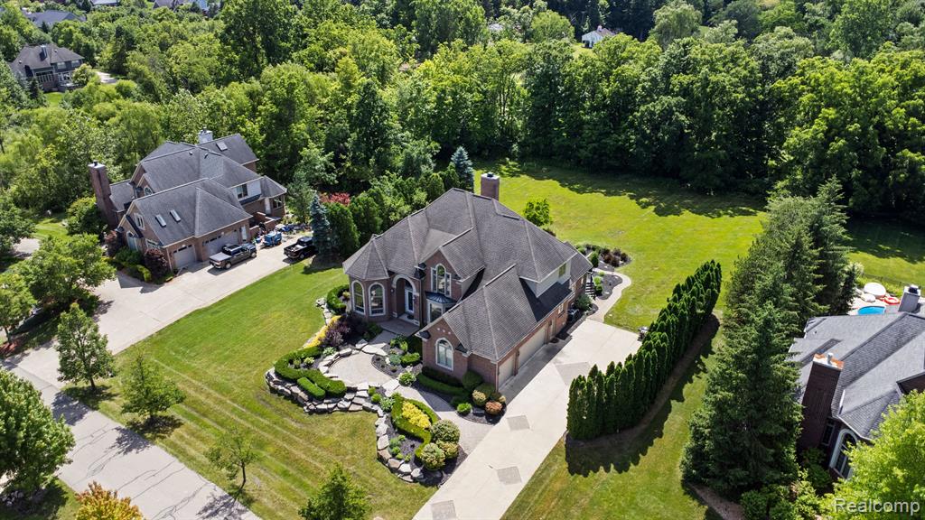8151 ROLLING MEADOWS Drive, Canton, MI 48187 — Photo 18