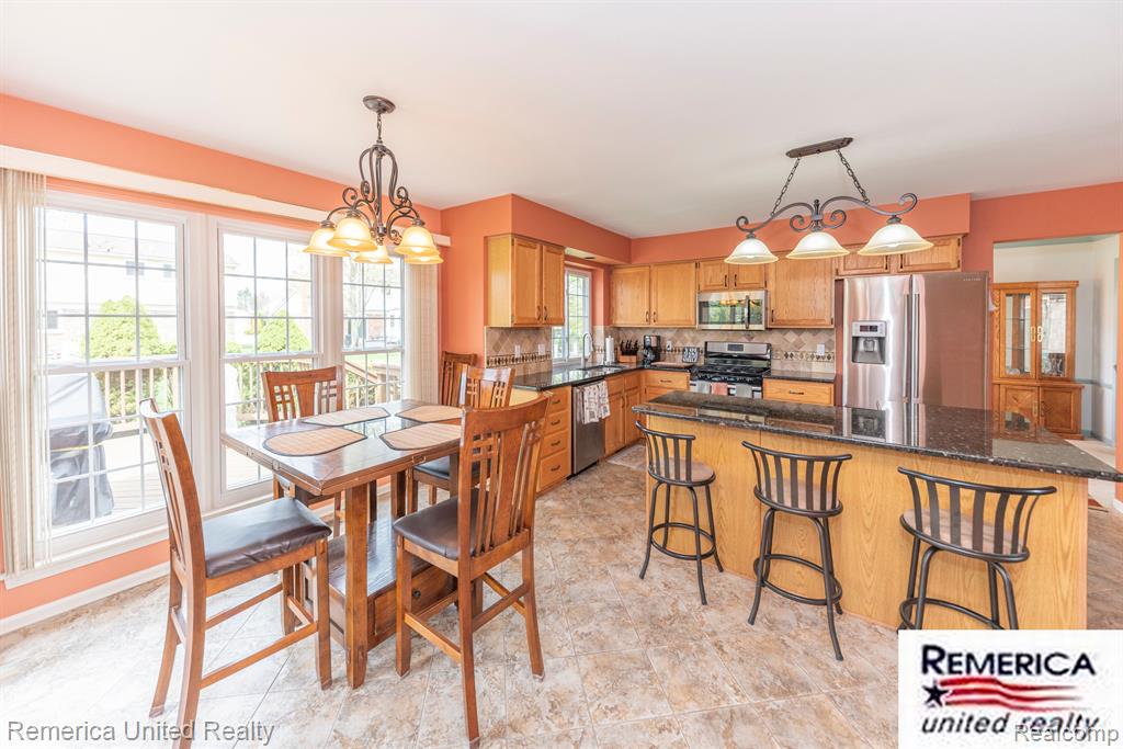 46206 LARCHMONT Drive, Canton, MI 48187 — Photo 16