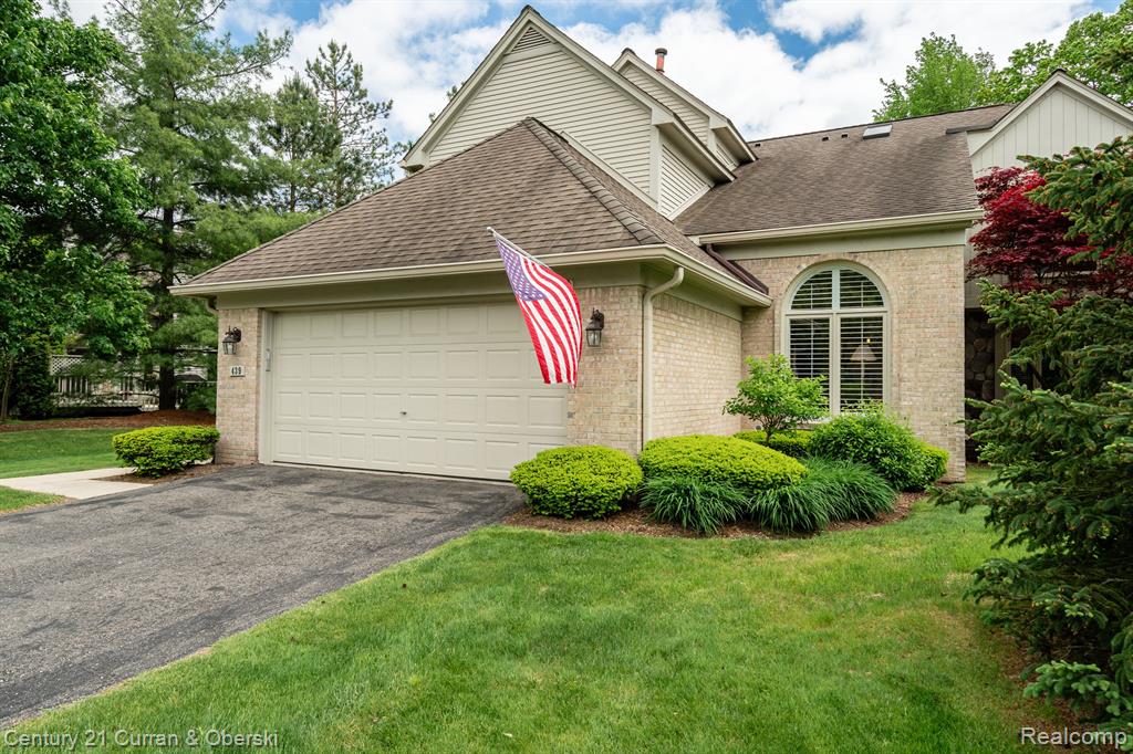 439 COVINGTON Court, Northville, MI 48168 — Photo 2