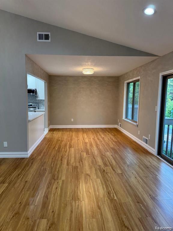 7490 S Brynmawr Court, West Bloomfield, MI — Photo 10