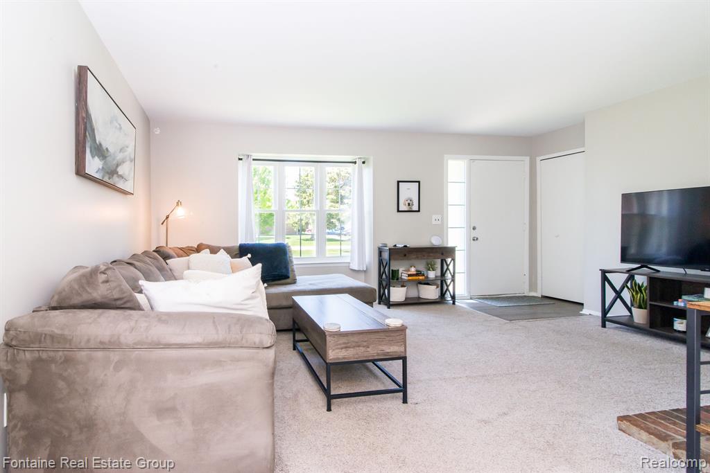 24606 BASHIAN Drive, Novi, MI — Photo 4