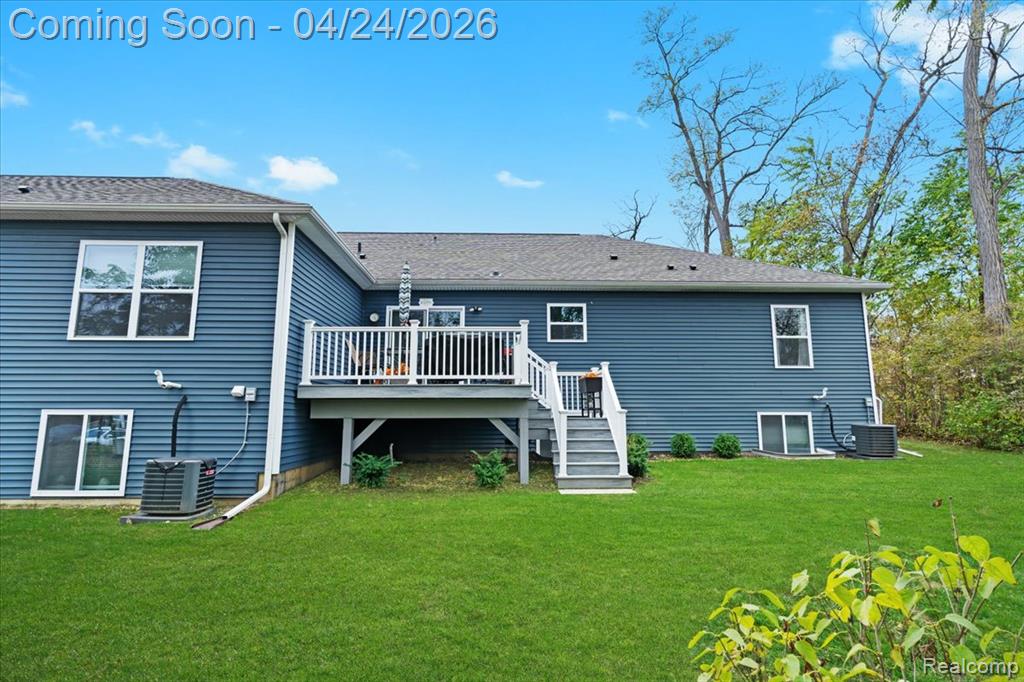 5860 Scenic Bluff Drive, Brighton, MI 48116 — Photo 22