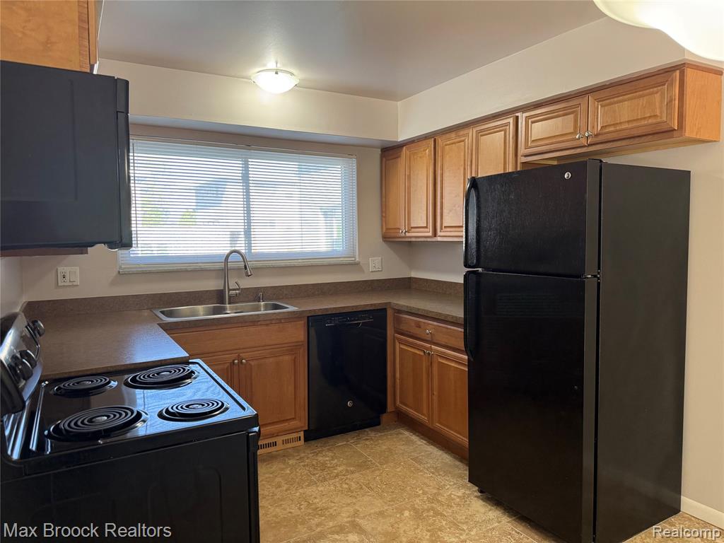 4909 Mansfield Avenue, H9, Royal Oak, MI 48073 — Photo 6