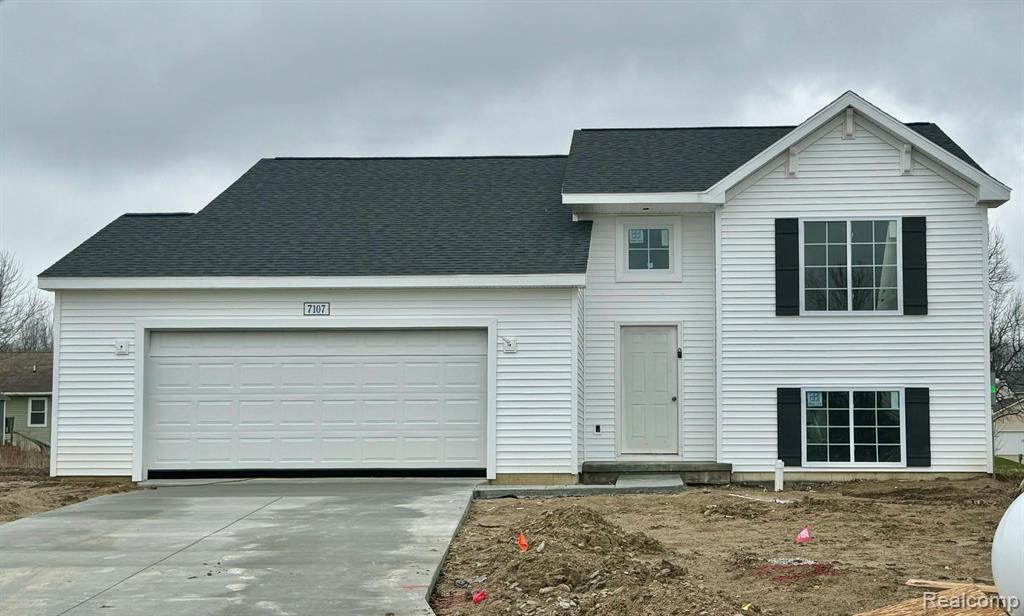 7107 TIMBERLINE Drive, Flint, MI 48507 — Photo 2