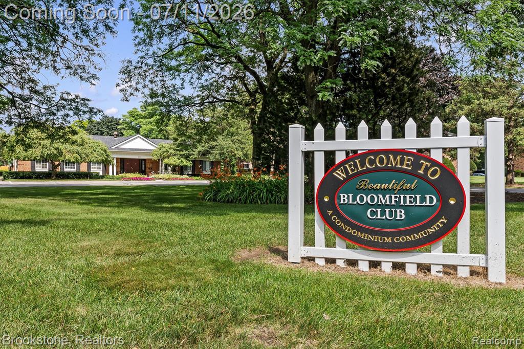 775 E Fox Hills Drive, Bloomfield Hills, MI 48304 — Photo 2