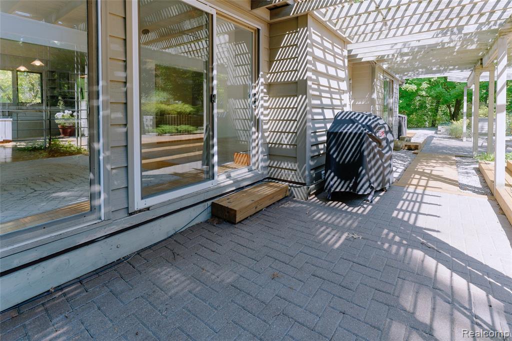 5105 Wah Ta Wah Drive, Clarkston, MI 48348 — Photo 30