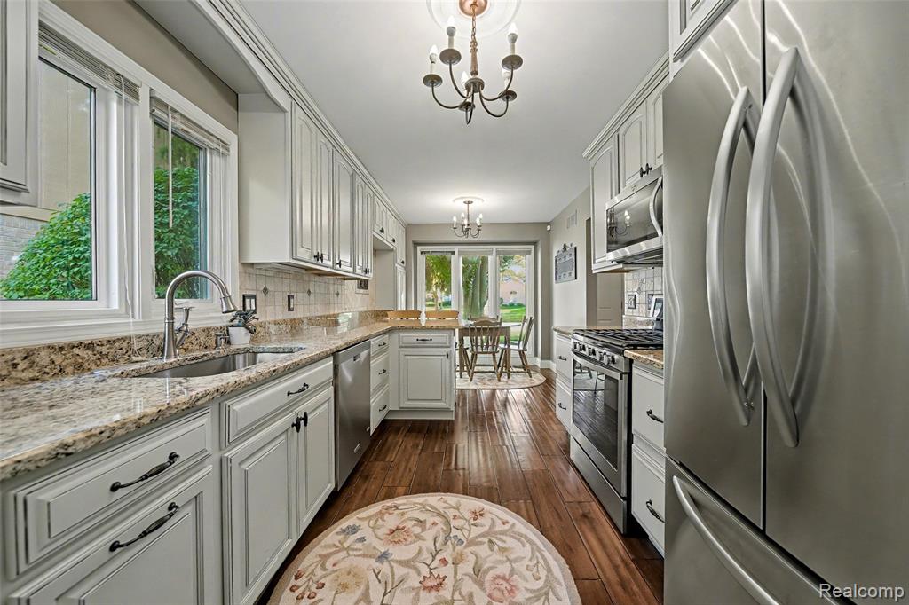 5893 Dawn Ridge Drive, Troy, MI 48098 — Photo 7