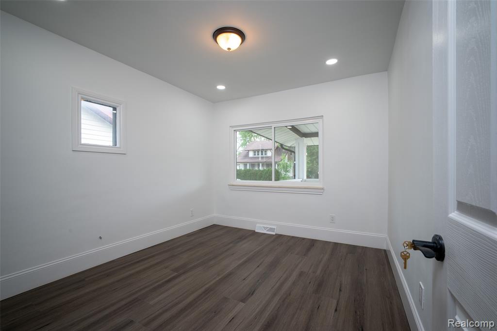 543 E Saratoga Street, Ferndale, MI 48220 — Photo 15