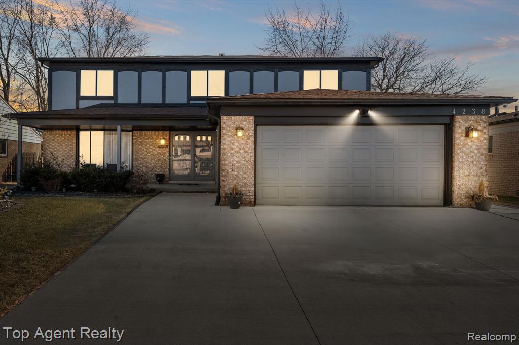 4238 GLOUCESTER Drive, Sterling Heights, MI 48310 — Photo 2