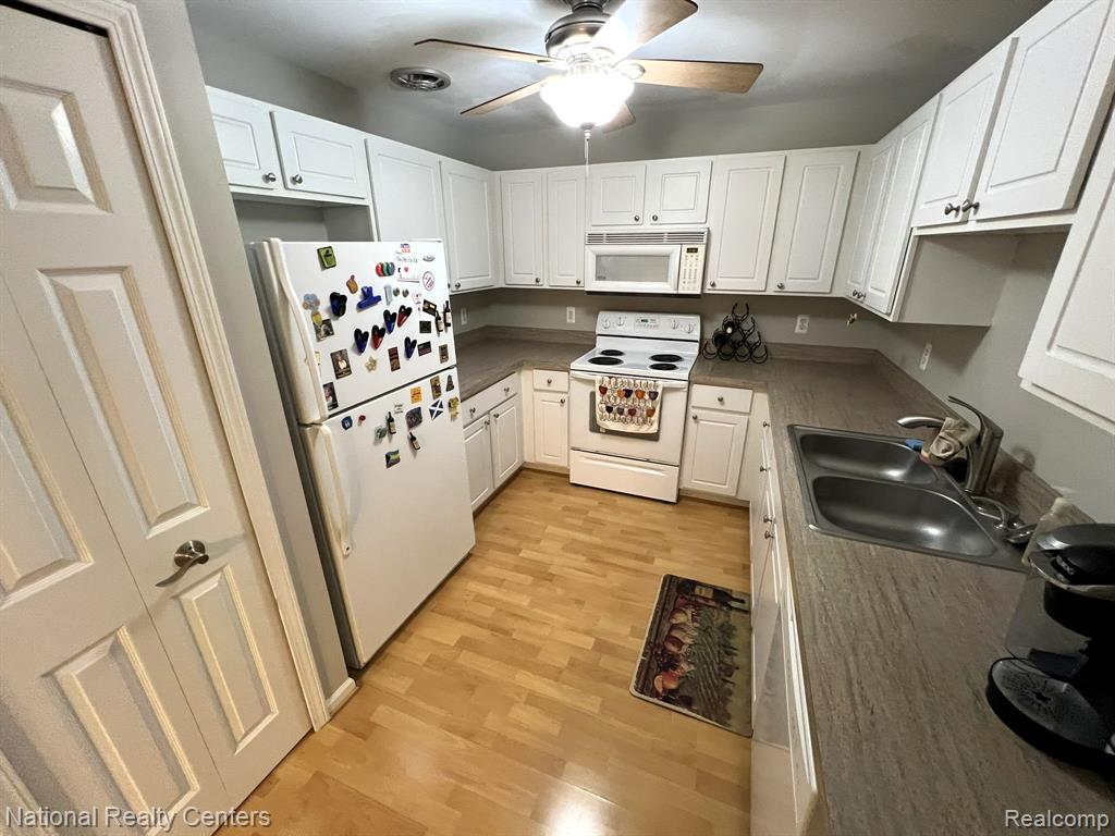 16880 Farmington Road, 42, Livonia, MI 48154 — Photo 5