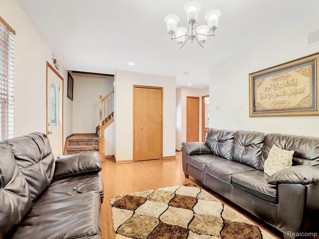 4166 BEDFORD Street, Dearborn Heights, MI 48125 — Photo 2