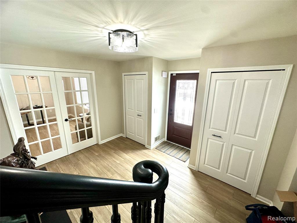 85 Overlake Drive, Lake Orion, MI 48362 — Photo 17