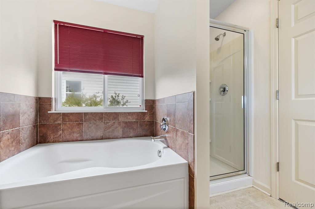8844 Somerset Lane, Ypsilanti, MI 48198 — Photo 22